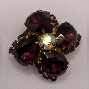 Vintage Gold Tone Brooch Pin with Large Faceted Amethyst Colored Crystals